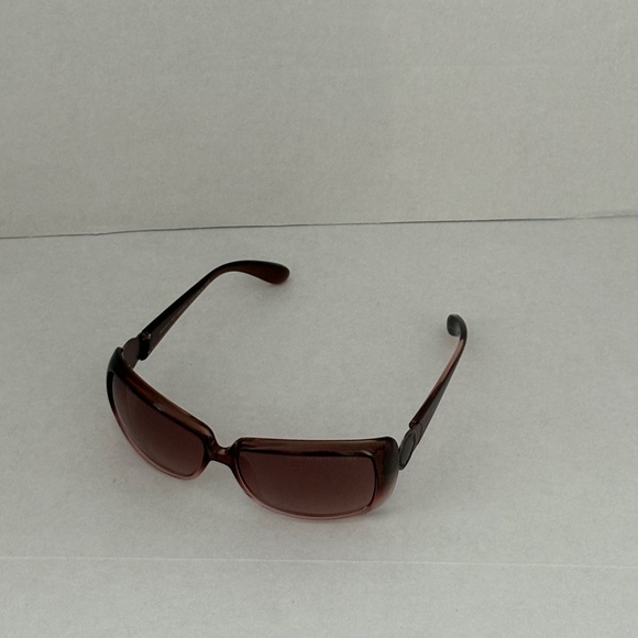 Marc By MARC JACOBS Women's Sunglasses. - Picture 2 of 11